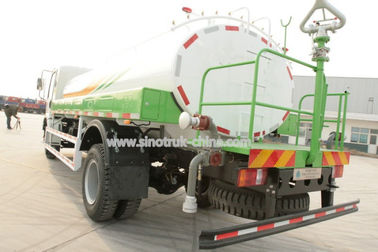 Safety Water Tanker Light Duty Komersial Truk Dengan Struktur Kekuatan Tinggi