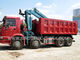 HOWO 12 Wheeler Dump Truck Mounted Hydraulic Crane Tinggi 14.5m Untuk Industri